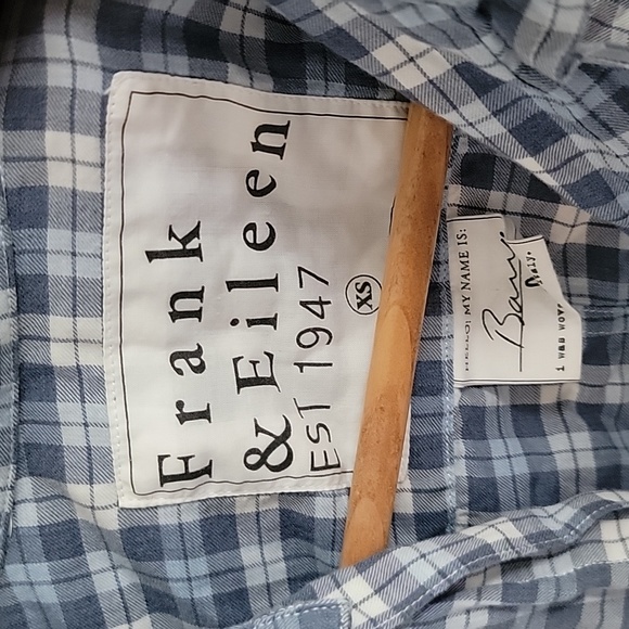 Frank & Eileen Barry classic button up - Picture 2 of 3